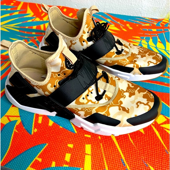 Nike Other - Nike Huarache size 13 RARE